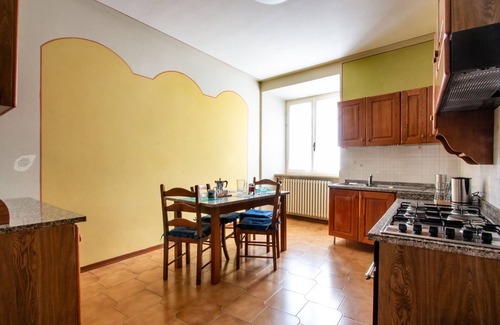 Mologno Apartment | Sol Apartment in the heart of Barga.