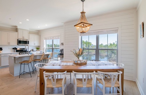 Orange Beach House | Sol Salty - 3 Bedroom Pet Friendly Oasis