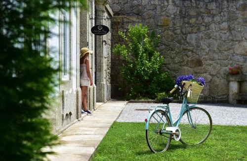 Paco de Sousa House | Solar Egas Moniz-Charming House & Local Experiences