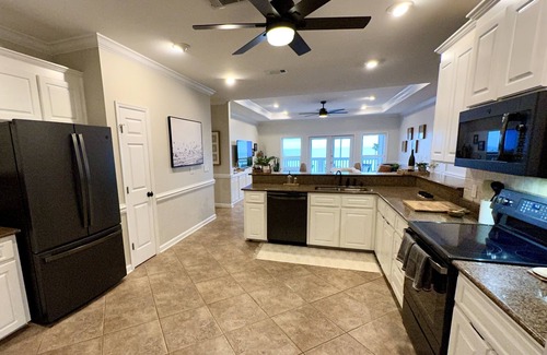 Magnolia Bluffs House | Solaria: Waterfront, Heated Pool, Kayak, Fish/Golf, St George Island