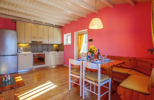 Colico Piano Apartment | Sole 2 Terrace Holiday Apartment with Pool