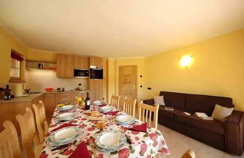 Sant'Anna Apartment | Sole Ski in- Ski out 50m, Livigno, Italy