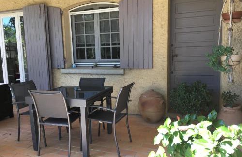 Saint-Hilaire-de-Brethmas Apartment | soleil lotus