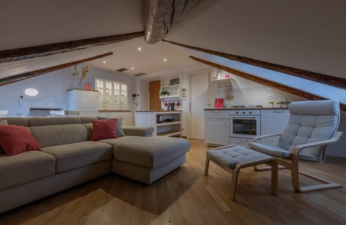 Historic Centre Apartment | Solferino Home by Wonderful Italy