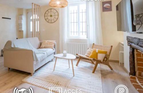 Auxerre Apartment | Sollys (Hyper centre - Parking - Cosy)