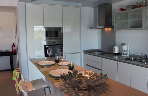 Alvor Apartment | SOLRIO Apartment Vista Lagos Wi-Fi, UK TV, Sleeps 4,