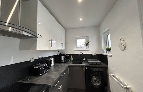 Cummertrees Cottage | SOLWAY COTTAGE, pet friendly, with a garden in Annan