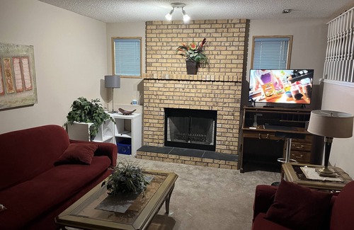 Shawnessy House | Somerset - Furnished 4 Bedroom Home