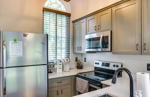Jefferson Township House | Somerset Townhome w/Deck < 2 Mi to Ski Lift!