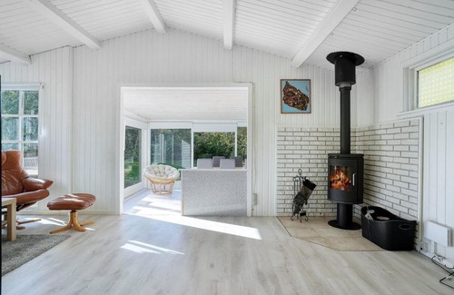 Hojby House | Sommerhus i nærheden af strand og skov