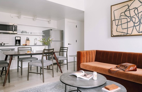Hunters Point Apartment | Sonder Court Square | Two-Bedroom Apartment