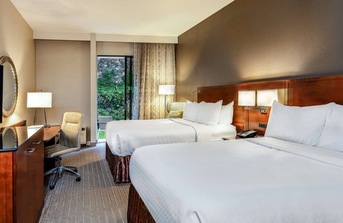 Executive Park Hotel | Sonesta Charlotte Lower South End