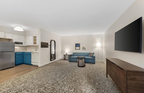 Gateway Hotel | Sonesta ES Suites Austin The Domain Area