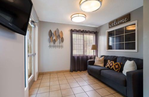 West Des Moines Hotel | Sonesta Simply Suites Des Moines