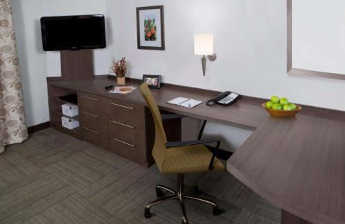 South Hills Hotel | Sonesta Simply Suites Pittsburgh Airport