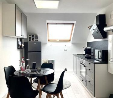 Neudorf-Nord Apartment | Sonnenglanz Wohnung auf der Vierten