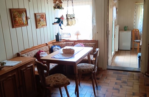 Lasbek Apartment | Sonnenscheinhof Alpacas, vacation apartment on the first floor for 5 people