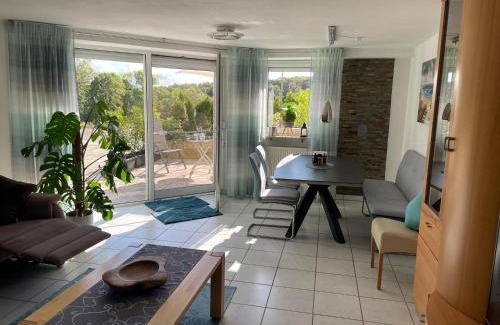 Forchtenberg Apartment | Sonnige Südwohnung mit Terrasse, Badesee