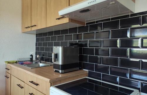 Reute Apartment | Sonniges Studio mit Aussicht