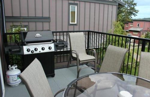Sooke House | Sooke Harbour Townhouse