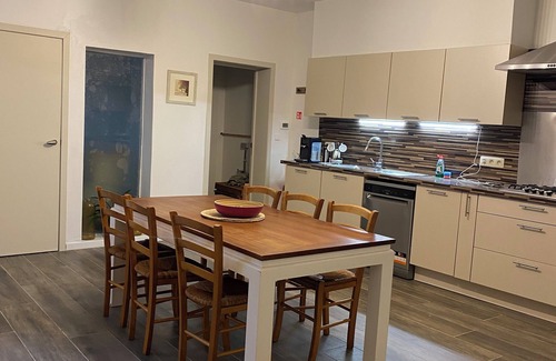 Ronse House | Soothing 7-bedroom house with WiFi in Ronse.
