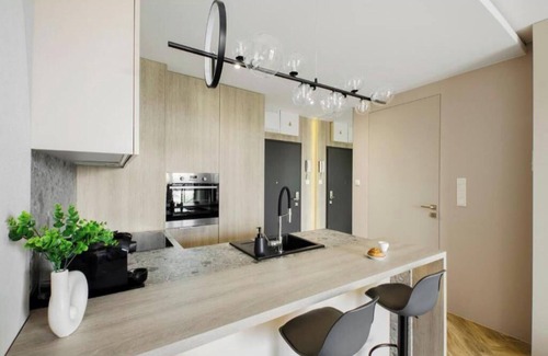 Srodmiescie Apartment | Soothing apartment with AC in charming Srodmiescie