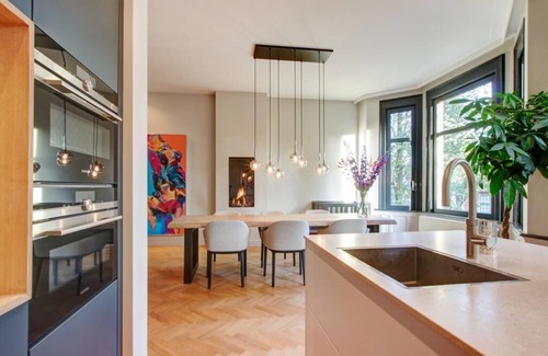 Oud-Zuid Apartment | Soothing apartment with WiFi in charming Amsterdam Oud Zuid