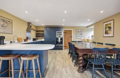 Medbourne House | Sophie's Barn - Hot Tub Packages Available