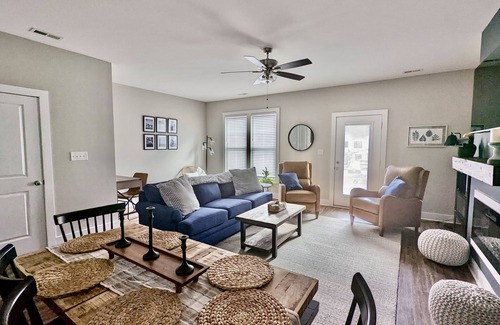 Naruna House | Sophie’s House- Cozy townhouse near Liberty University
