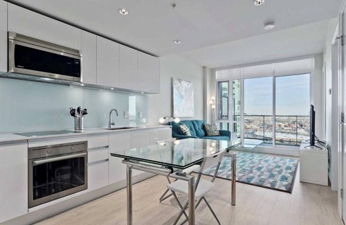Victoria Park Condo | Sophisticated One-Bedroom Suite with Calgary’s Best Views