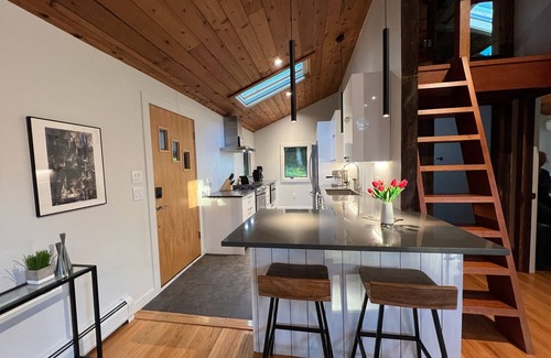 West Stockbridge House | Sophisticated and secluded Lenox Mt retreat minutes from Tanglewood. New listing