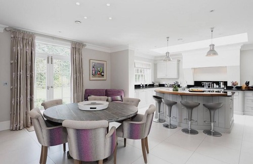 Chesham House | Sophistication of the present era