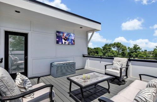 Berry Hill House | Soprano - Private Rooftop - 8 mins to Broadway