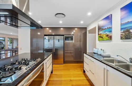 Sorrento House | Sorrento Waterfront Retreat & Pool