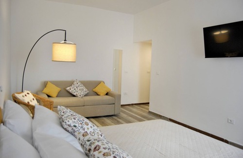 Bagnoli House | Sorriso 98 B&B