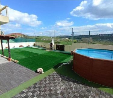 Arruda dos Vinhos House | Sossego e tranquilidade-Valley Guest House-Perto de Lisboa-Estacionamento à porta do alojamento