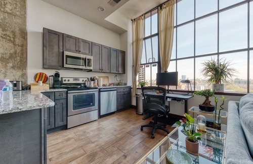West Poplar Apartment | Sosuite at Independence Lofts - Callowhill