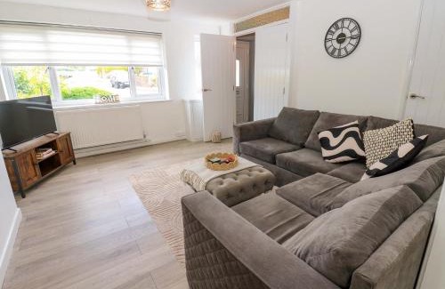 Blyth House | South Beach Coastal Cottage