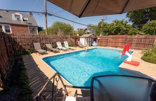 Northampton House | South City Pool & Hot Tub 5 Bed