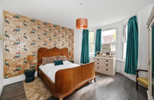 Croham Apartment | South Croydon, garden maisonette, free parking, Gatwick accessible
