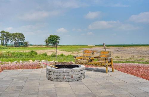 Fedora House | South Dakota Nature Getaway with Hot Tub