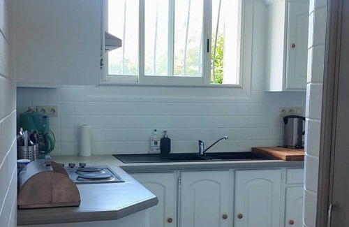 Estibeaux Bed & Breakfast | South-facing house with garden and fireplace