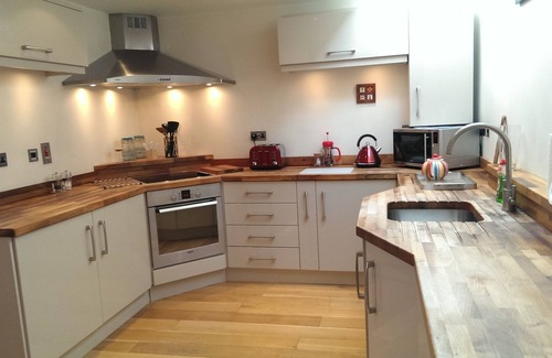 Winchester House | South House offers high comfort self-catering accommodation for up to 6 people,