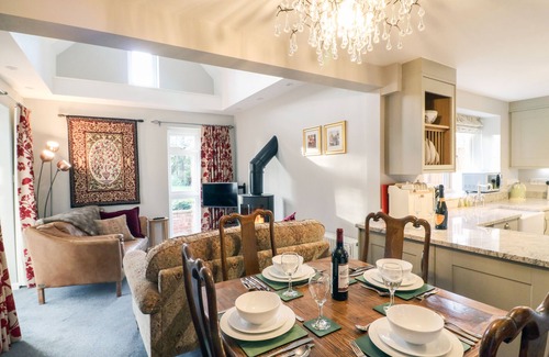 Pulham Cottage | SOUTH LODGE, with open fire in Hazelbury Bryan