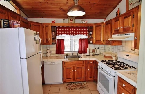 Londonderry House | South Londonderry Home, Walk to Magic Mtn Ski Area