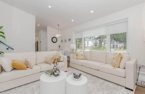 West Oakville House | South Oakville Bliss Haven