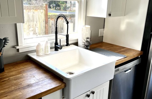 Maxwelton House | South Whidbey Island Ocean View Beach House with Beach Access