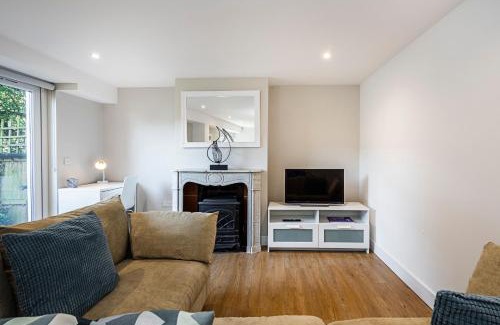Church End Apartment | South Woodford 2 Bed En-Suite House