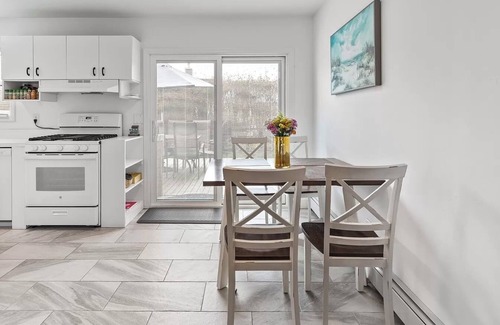 Shinnecock Hills House | Southampton - Walk to water/10 min drive to area beaches and Southampton Village