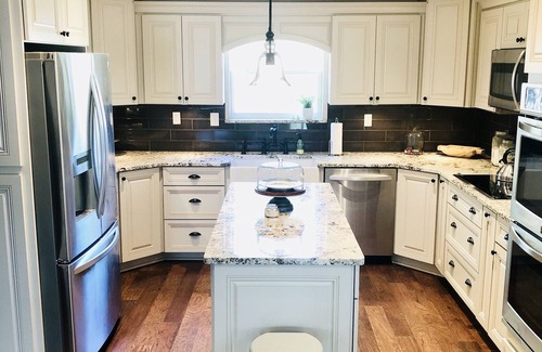 Gober House | Southern Charm on 4 secluded acres! A short distance from DFW & Lake Texoma!